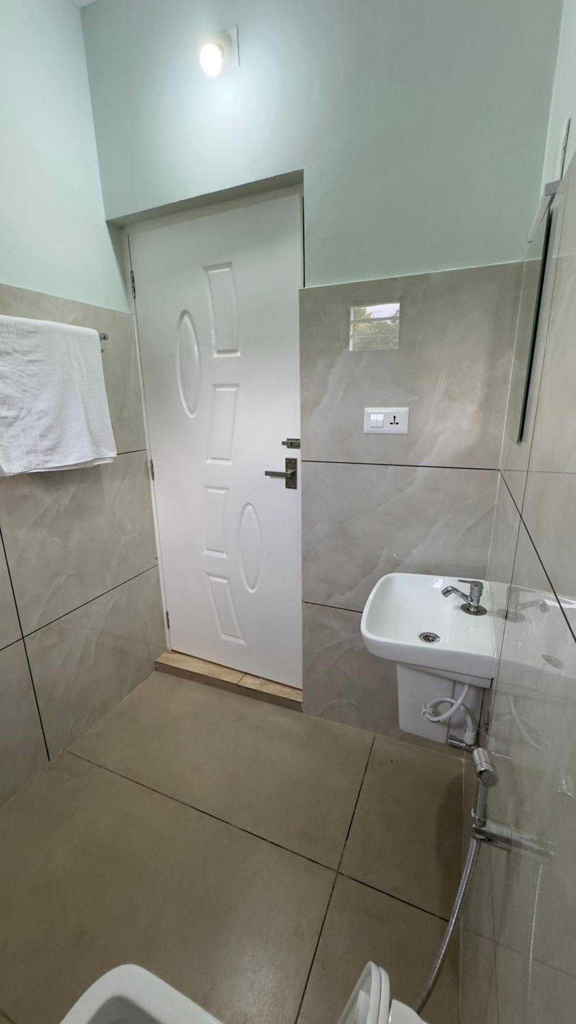The Karlyle Homestay Vaduvanchal Esterno foto