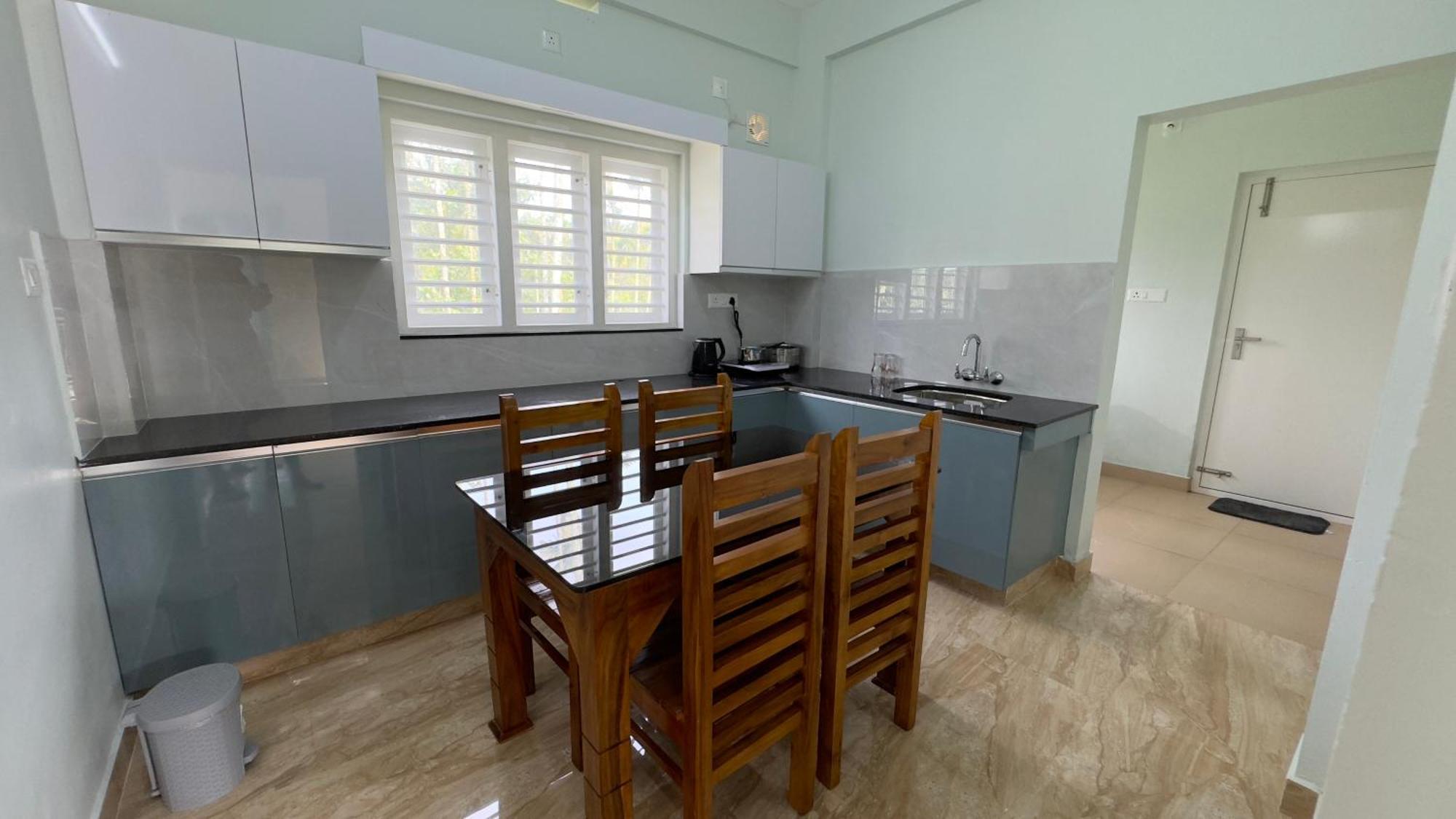 The Karlyle Homestay Vaduvanchal Esterno foto